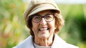 THE GIFT, A TRIBUTE ART EXHIBITION HONOURING THE LIFE AND LEGACY OF GALWAY’S ANGELINE COOKE SHOWCASES IN GORT THIS WEEKEND | News | Irish Kidney Association