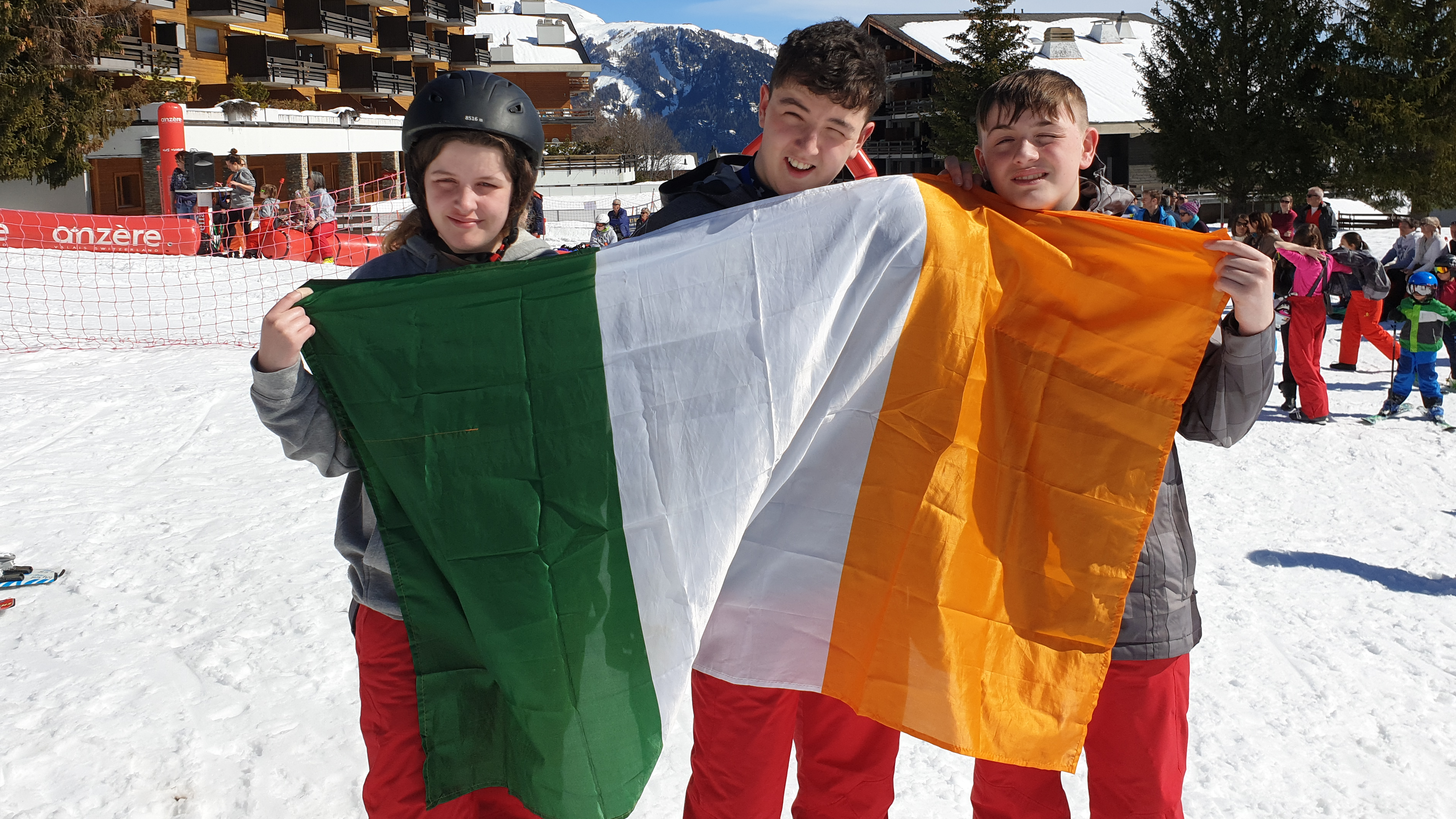 Read more about the article Transplant Teens Scaling the ski heights